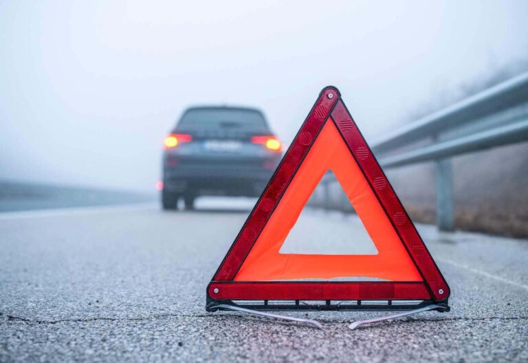 ¿A cuántos metros se pone el triángulo de seguridad?