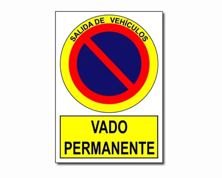 ¿A qué distancia de un vado se puede aparcar?