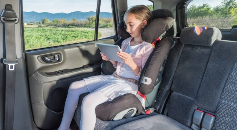 ¿A qué edad puede ir un niño en alzador?