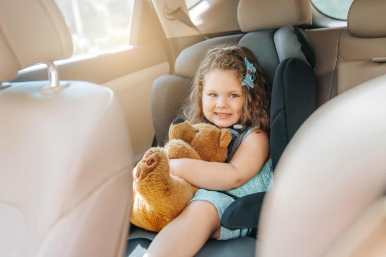 ¿A qué edad se deja de llevar silla en el coche?
