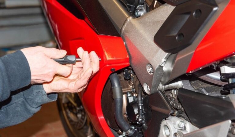 ¿A qué puede afectar cambiar el carenado de una motocicleta?