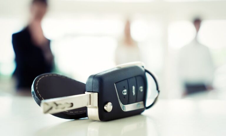 Cómo cambiar la titularidad de un coche sin venta