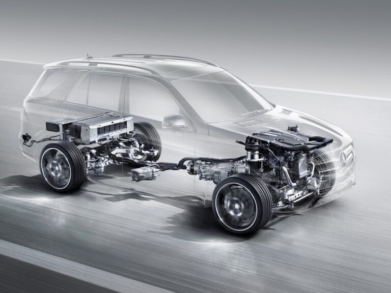 Cómo conducir un coche híbrido en puertos de montaña