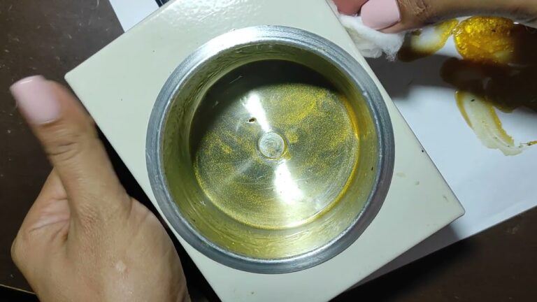 Cómo limpiar la máquina de cera por dentro