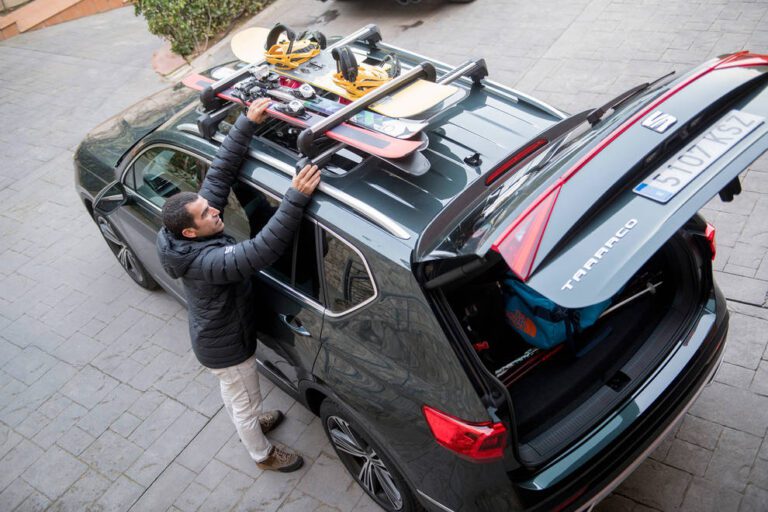 Cómo llevar tabla de snow en el coche