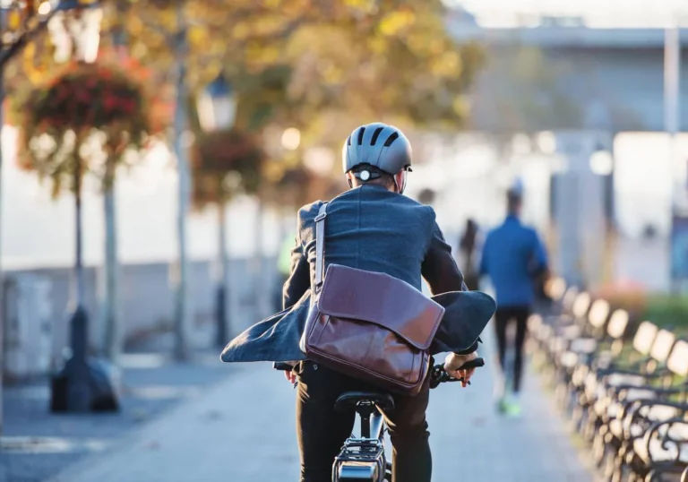 ¿Cuál es la tasa máxima de alcohol permitida para el conductor de una bicicleta?