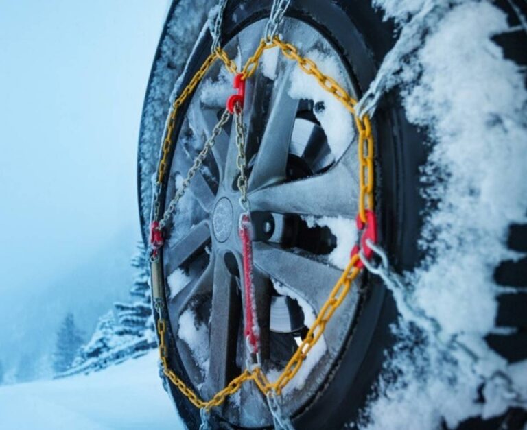 ¿Es obligatorio llevar un juego de cadenas para la nieve en el vehículo?