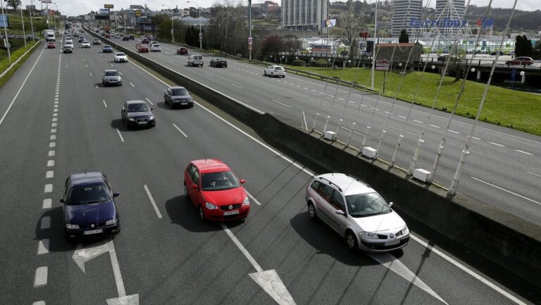 ¿Está permitida la circulación de animales por una carretera convencional?