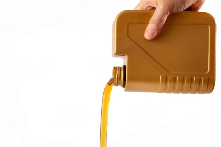 ¿Qué aceite lleva la transmisión de un motocultor?