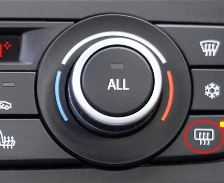 Qué aire poner para desempañar los vidrios del auto