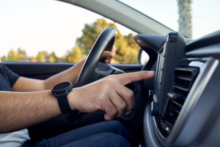 ¿Qué pasa si dejas el contacto del coche encendido?