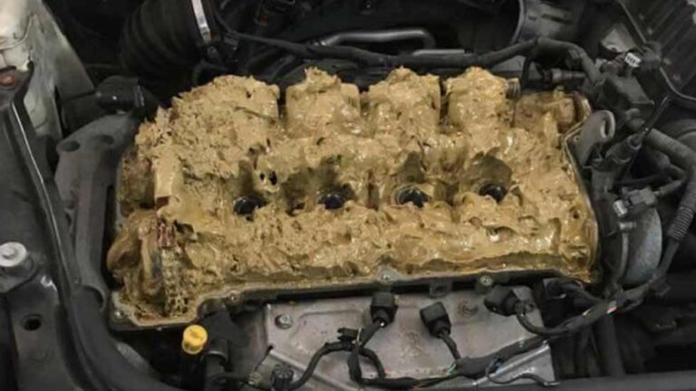 ¿Qué pasa si echo anticongelante en el limpiaparabrisas?