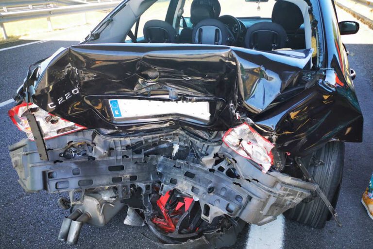 ¿Qué pasa si el seguro te da el coche siniestro?