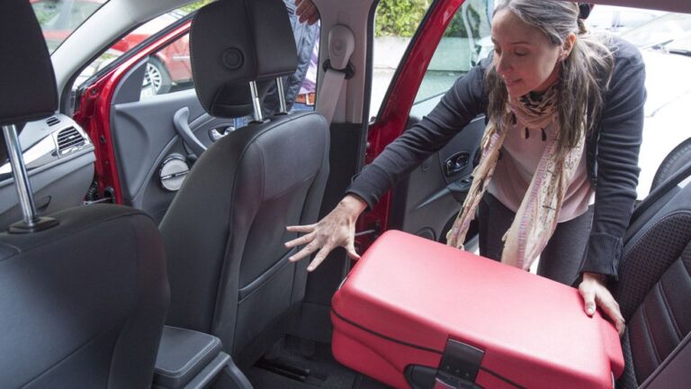 ¿Se puede llevar equipaje en los asientos del coche?