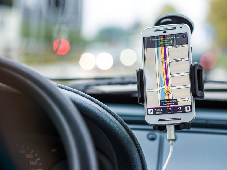 ¿Se puede utilizar el teléfono móvil en algún momento de la conducción?