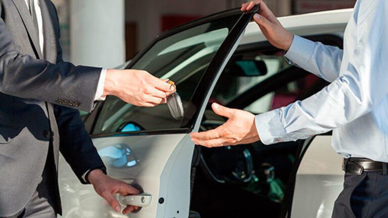 ¿Se puede vender un coche con la ITV caducada?